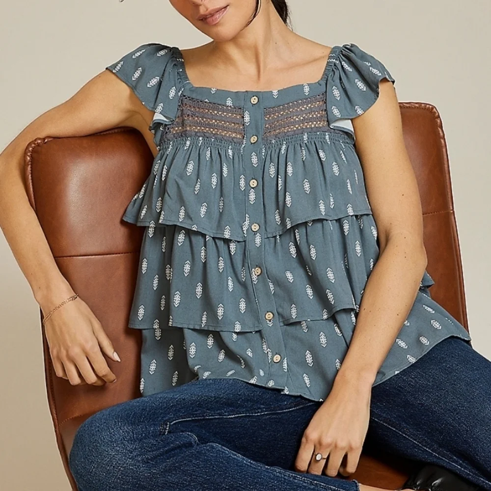Maurices Printed Tiered Babydoll Blouse Blue & White Womens Sz Medium NWOT